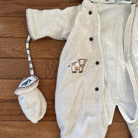 ❄️ LITTLE ME Snowsuit with mittens hood offwhite baby size 3 months LIKE NEW - Picture 5 of 14
